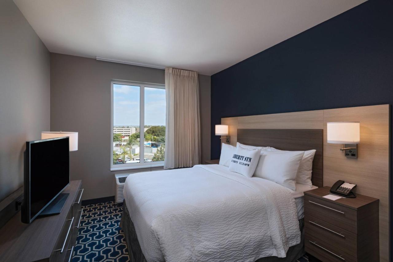 Towneplace Suites By Marriott San Diego Airport/Liberty Station Екстериор снимка
