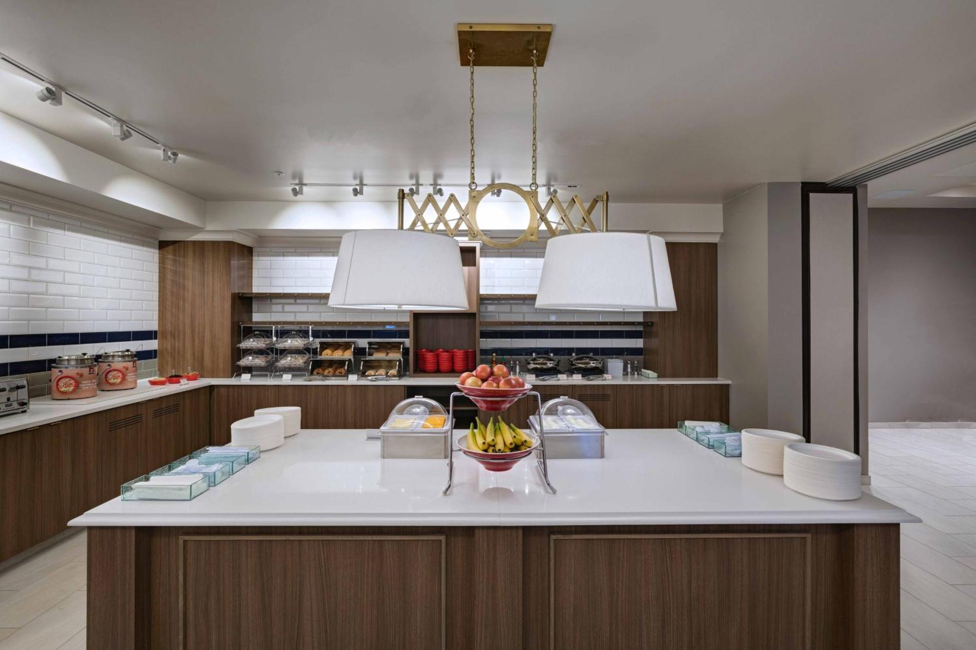 Towneplace Suites By Marriott San Diego Airport/Liberty Station Екстериор снимка