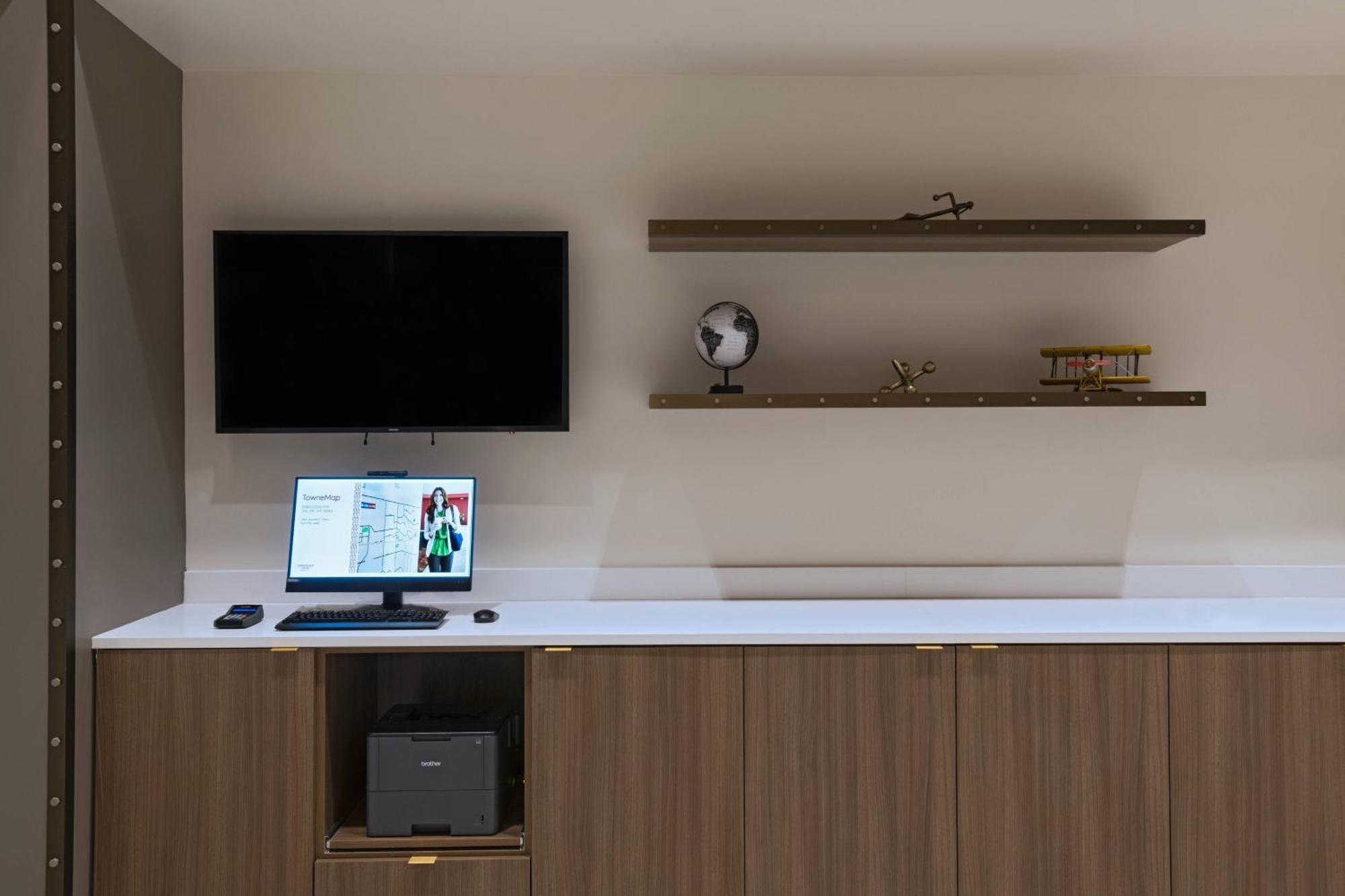 Towneplace Suites By Marriott San Diego Airport/Liberty Station Екстериор снимка