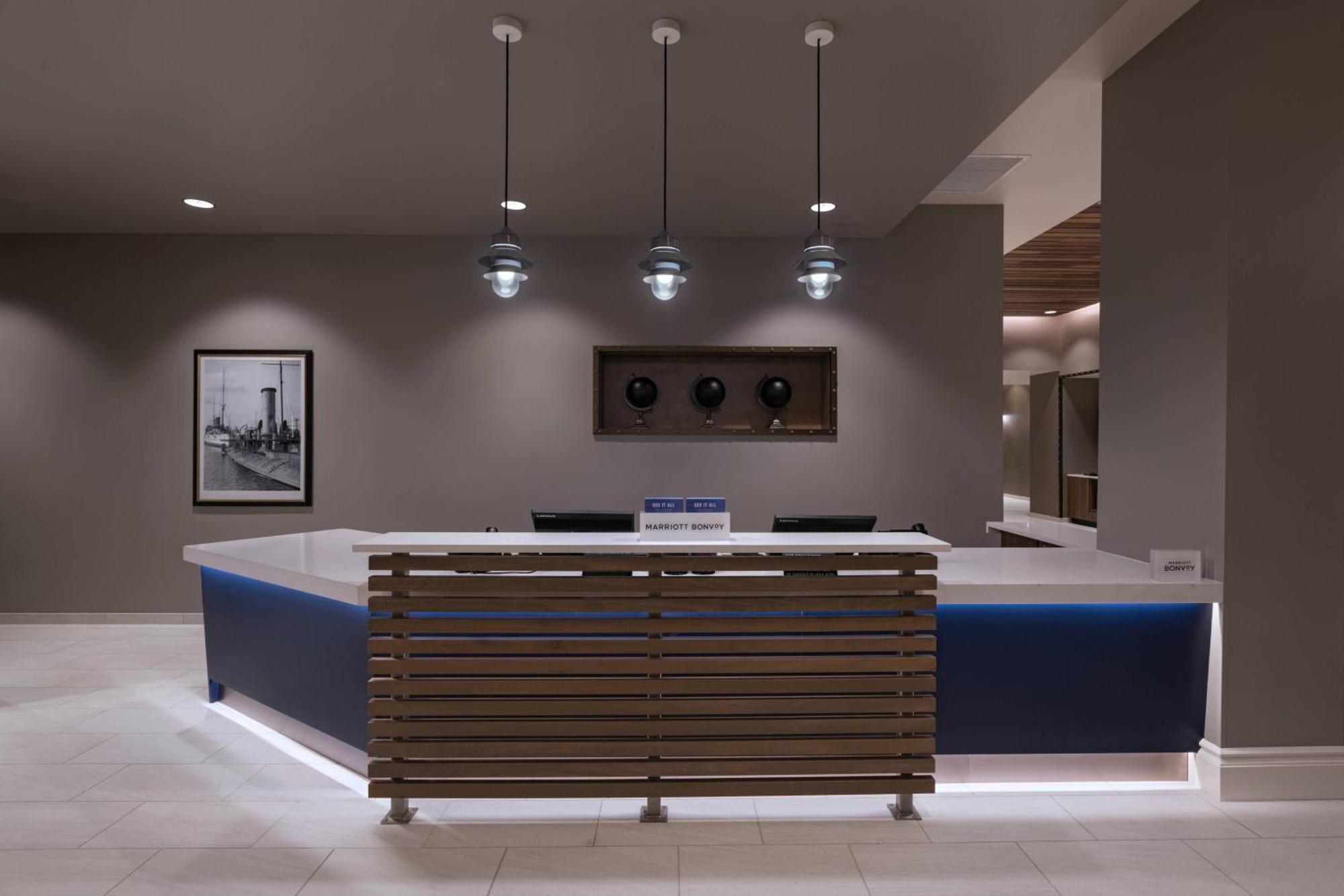 Towneplace Suites By Marriott San Diego Airport/Liberty Station Екстериор снимка