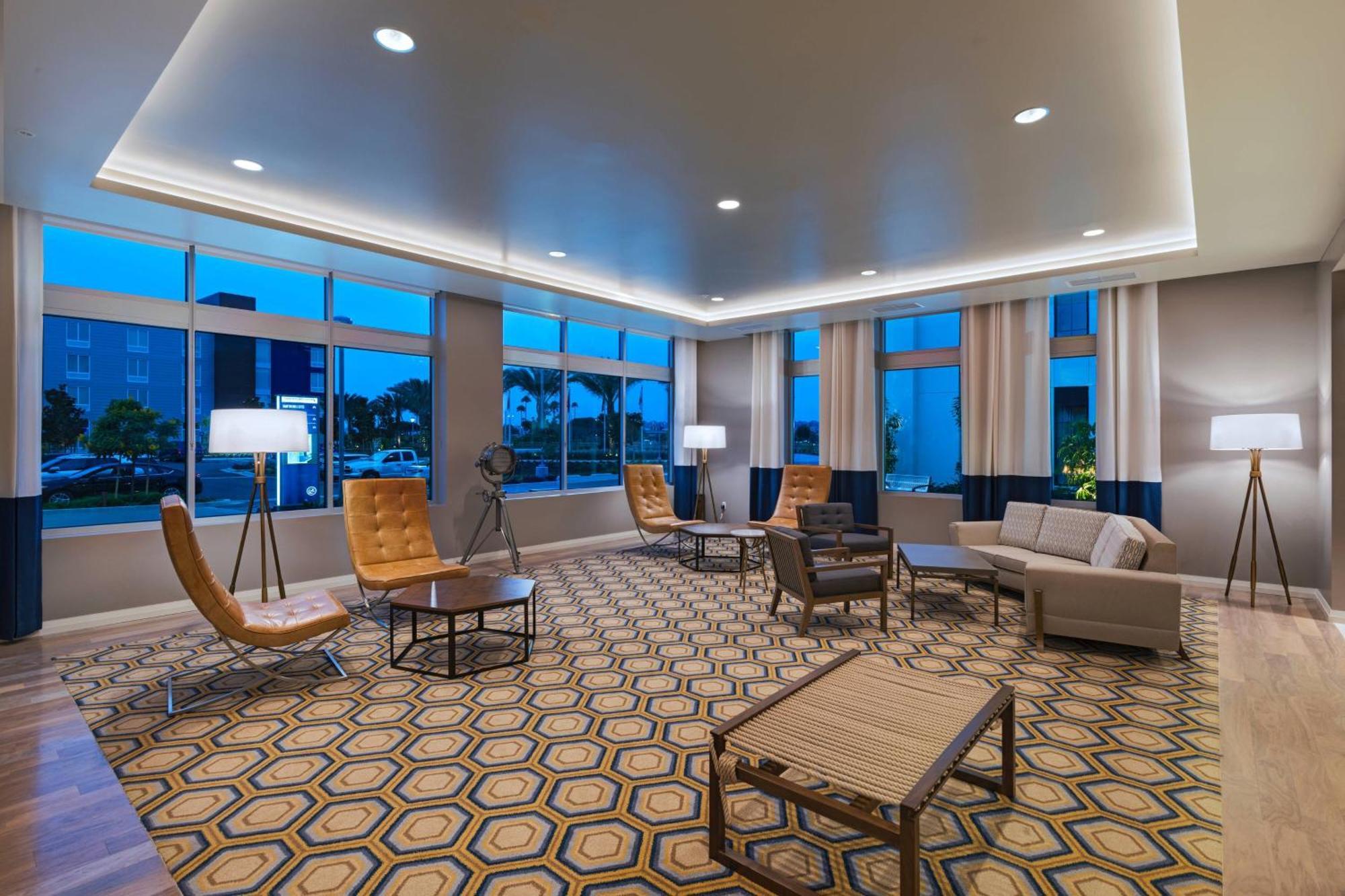 Towneplace Suites By Marriott San Diego Airport/Liberty Station Екстериор снимка